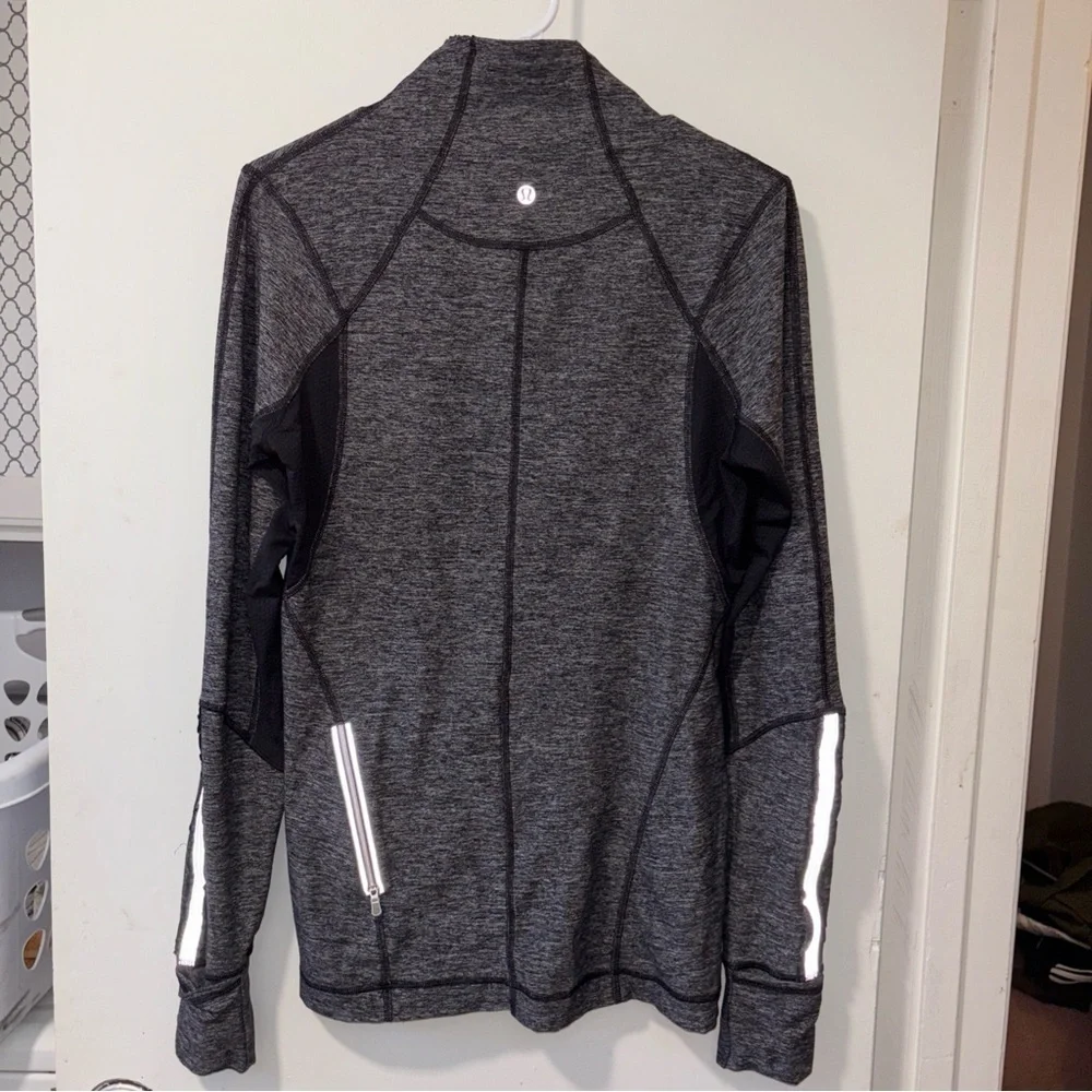 Lululemon Gray Black Run Dash 1/2 Half Zip Pullover Long Sleeve Top Size 10